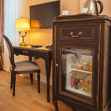 Meroddi Bagdatliyan - 1892 Heritage By Galata Tower 3*