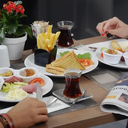 Meroddi Bagdatliyan - 1892 Heritage By Galata Tower Hotel
