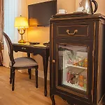 Meroddi Bagdatliyan - 1892 Heritage By Galata Tower 3*