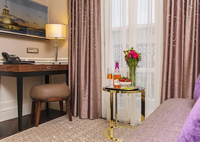 Meroddi Bagdatliyan - 1892 Heritage By Galata Tower