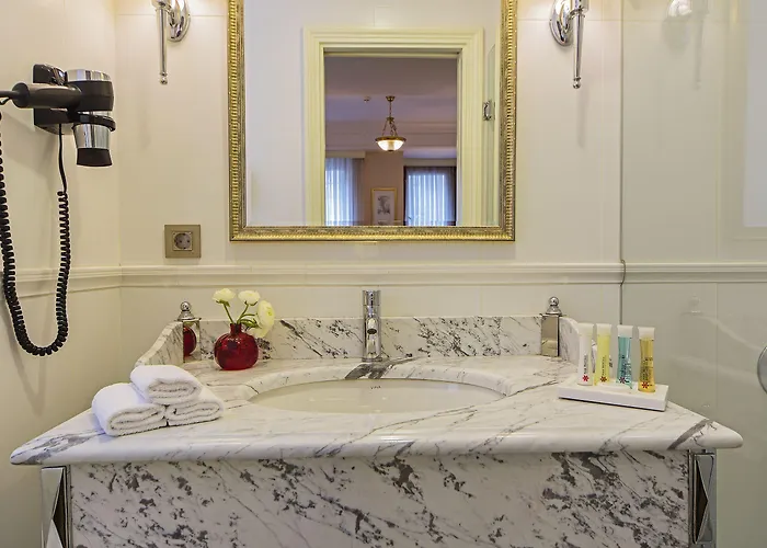 Meroddi Bagdatliyan - 1892 Heritage By Galata Tower 3*